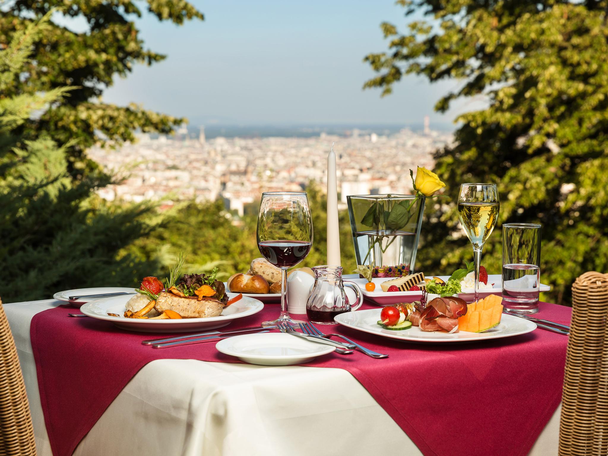 Austria Trend Hotel Schloss Wilhelminenberg Wien Bagian luar foto