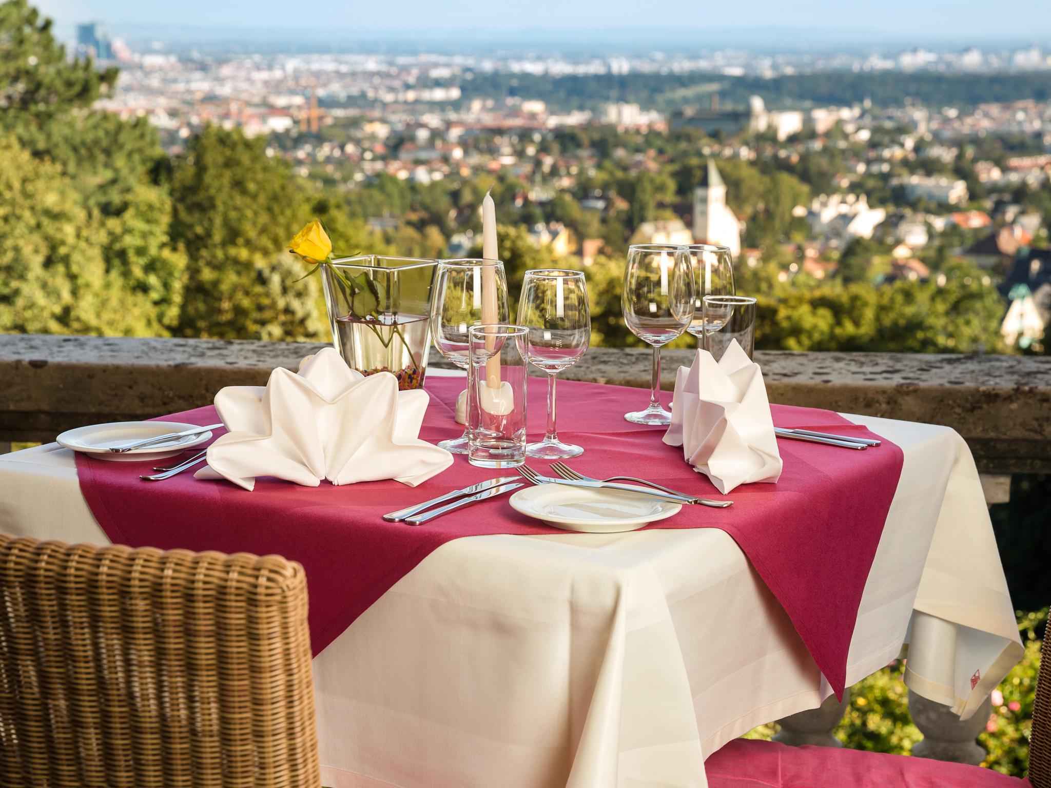 Austria Trend Hotel Schloss Wilhelminenberg Wien Bagian luar foto