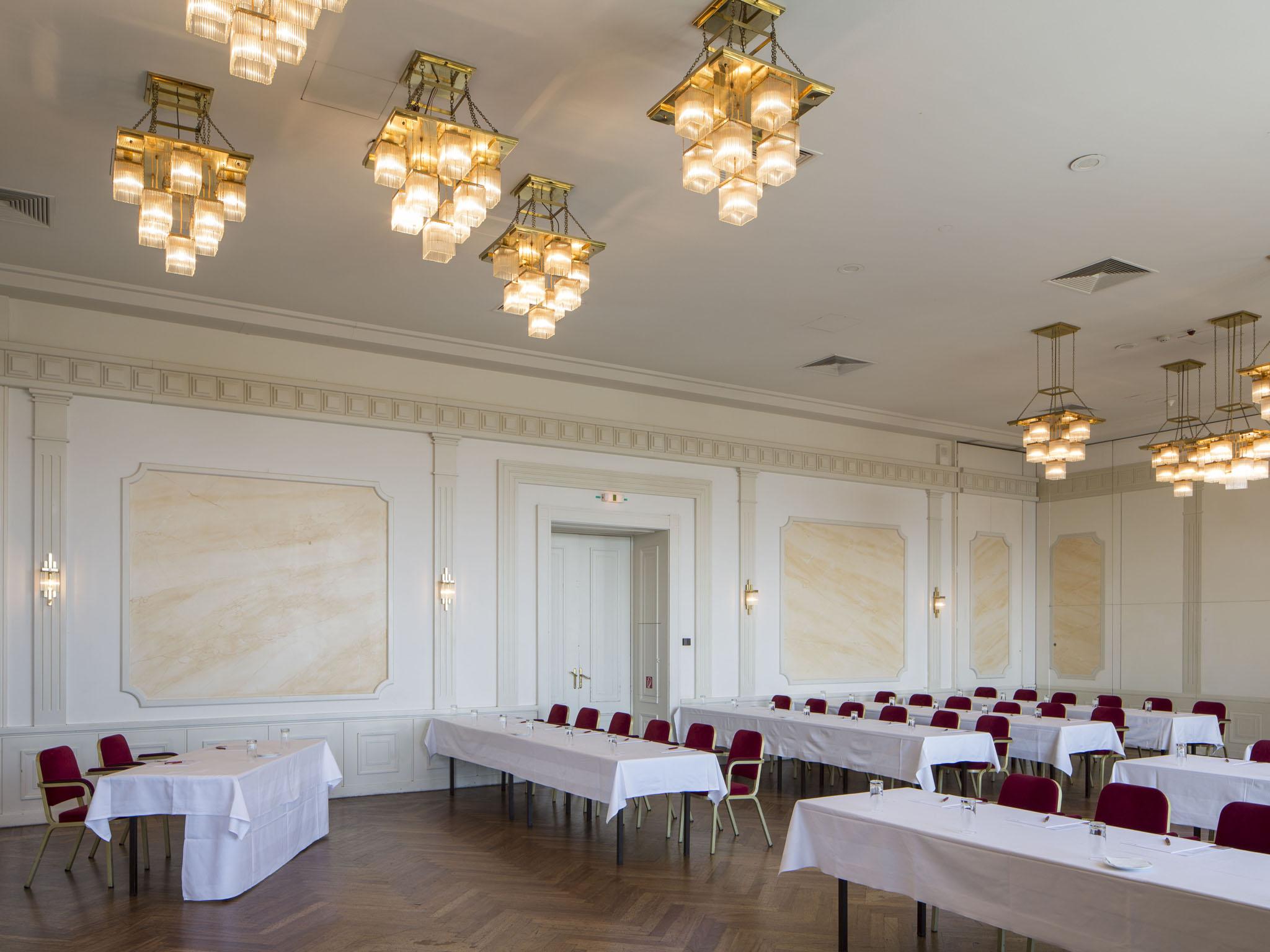 Austria Trend Hotel Schloss Wilhelminenberg Wien Bisnis foto