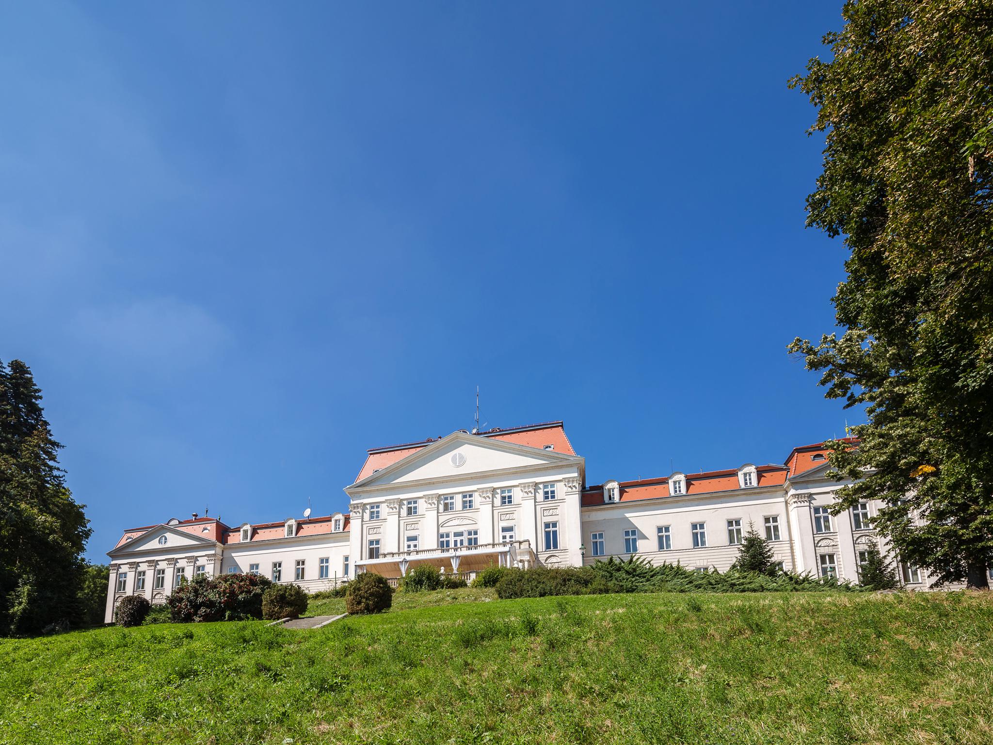 Austria Trend Hotel Schloss Wilhelminenberg Wien Bagian luar foto