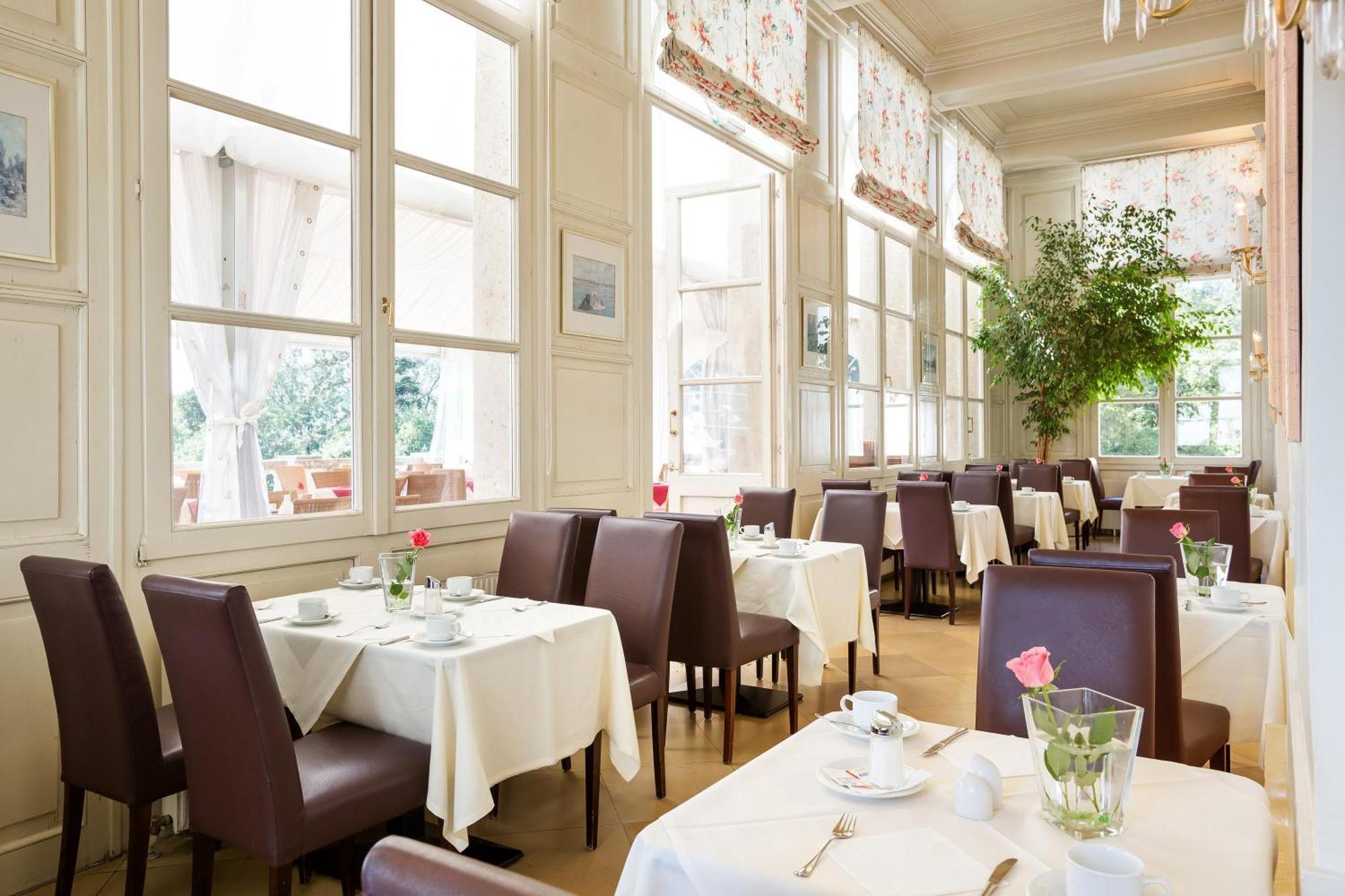 Austria Trend Hotel Schloss Wilhelminenberg Wien Bagian luar foto