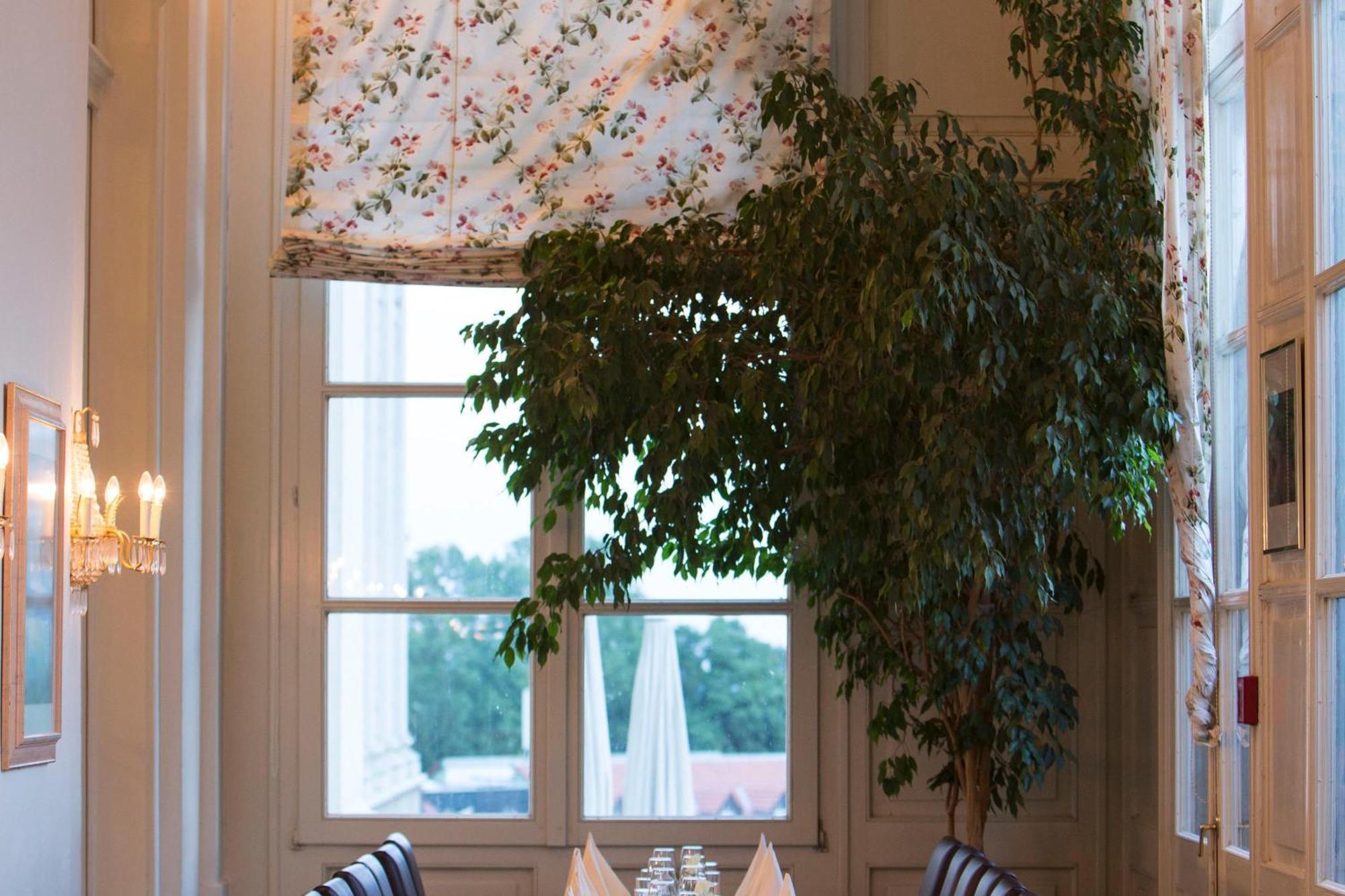 Austria Trend Hotel Schloss Wilhelminenberg Wien Bagian luar foto