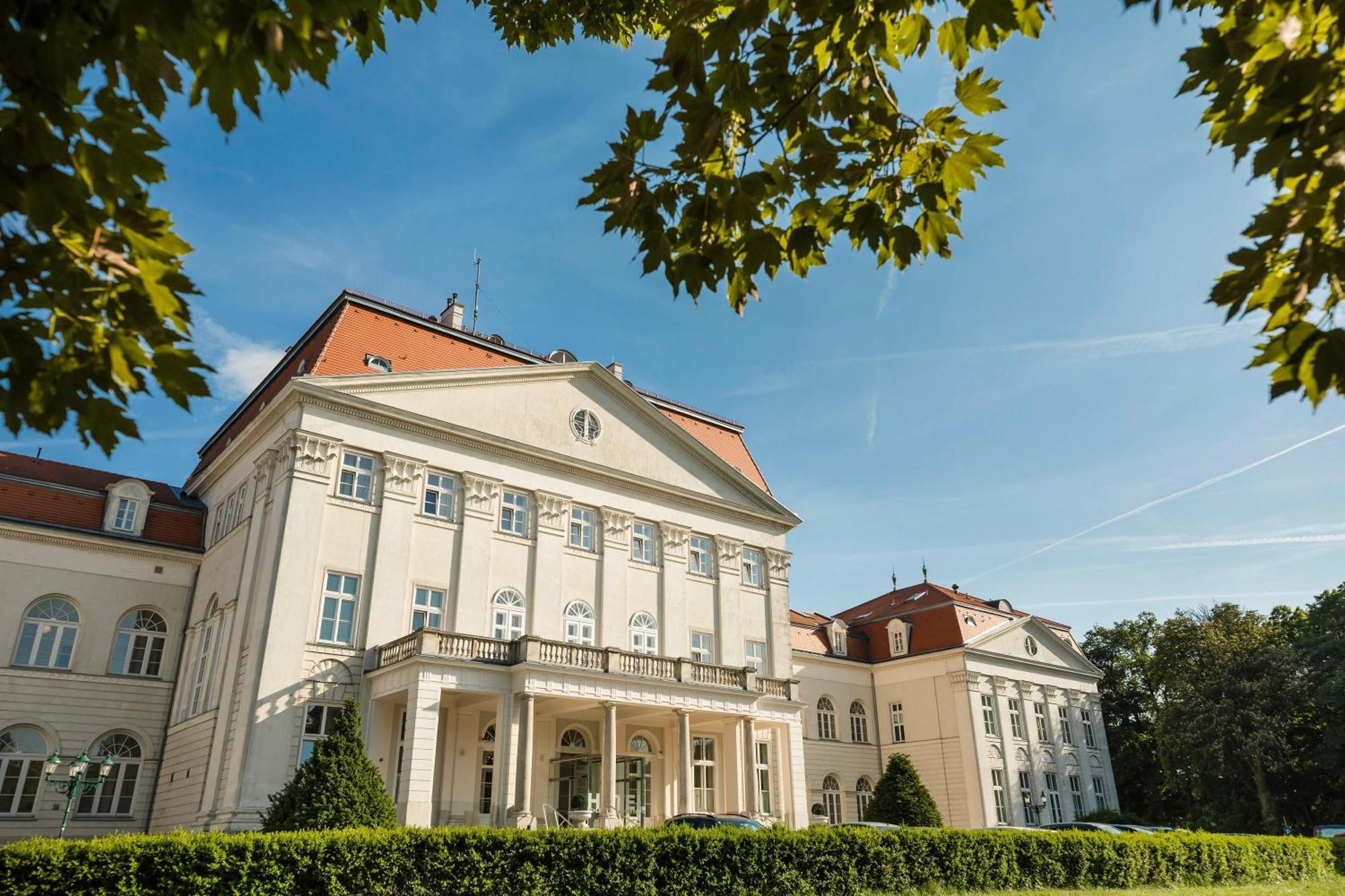 Austria Trend Hotel Schloss Wilhelminenberg Wien Bagian luar foto