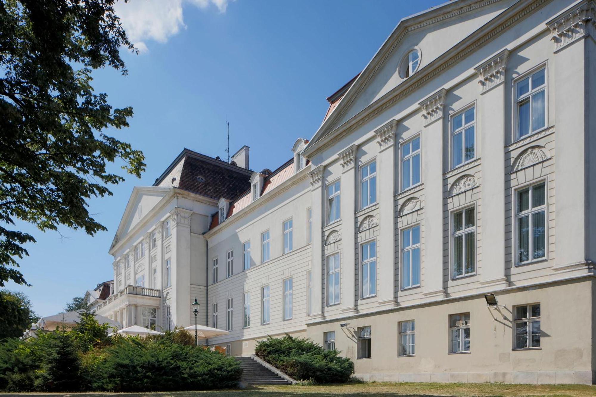 Austria Trend Hotel Schloss Wilhelminenberg Wien Bagian luar foto