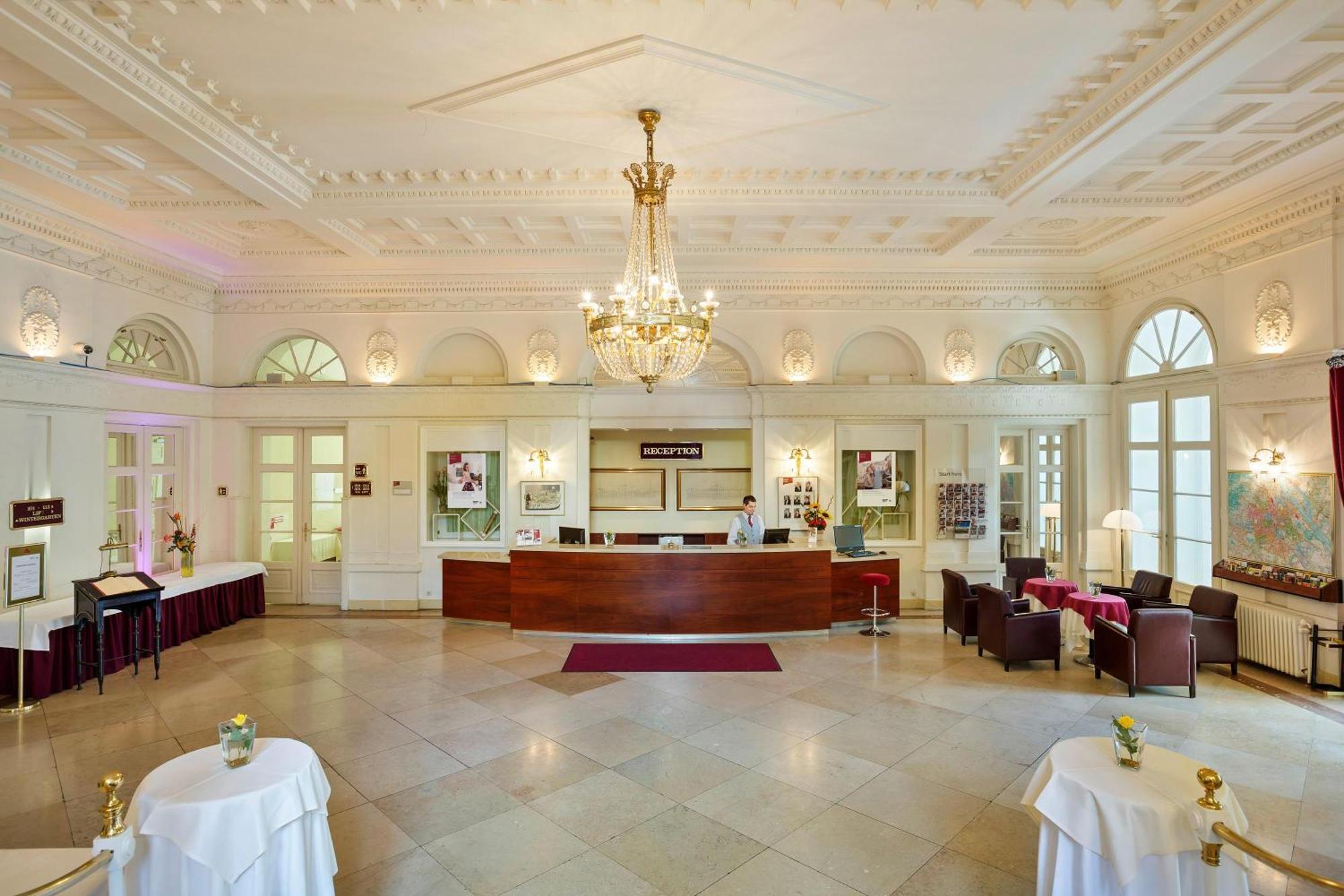 Austria Trend Hotel Schloss Wilhelminenberg Wien Bagian luar foto