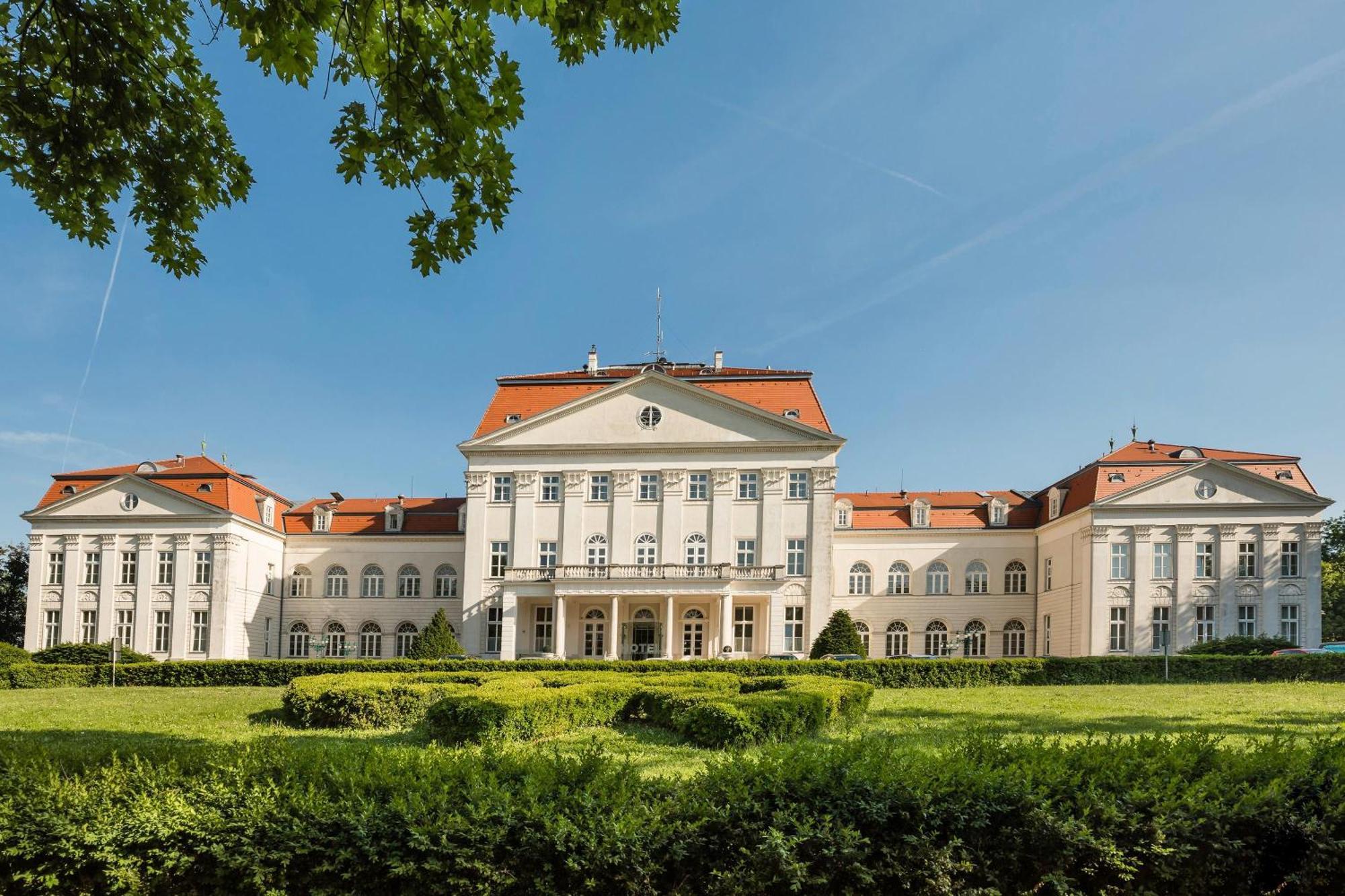 Austria Trend Hotel Schloss Wilhelminenberg Wien Bagian luar foto