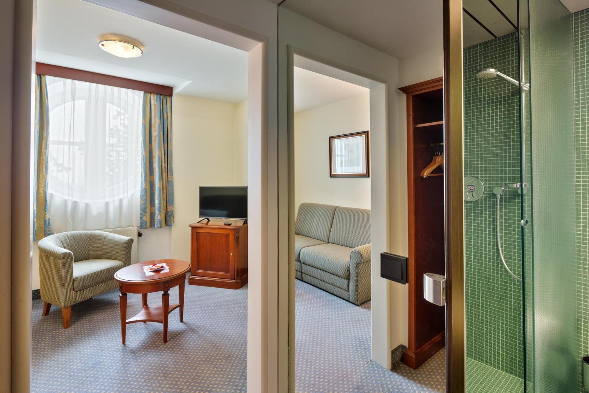 Austria Trend Hotel Schloss Wilhelminenberg Wien Bagian luar foto